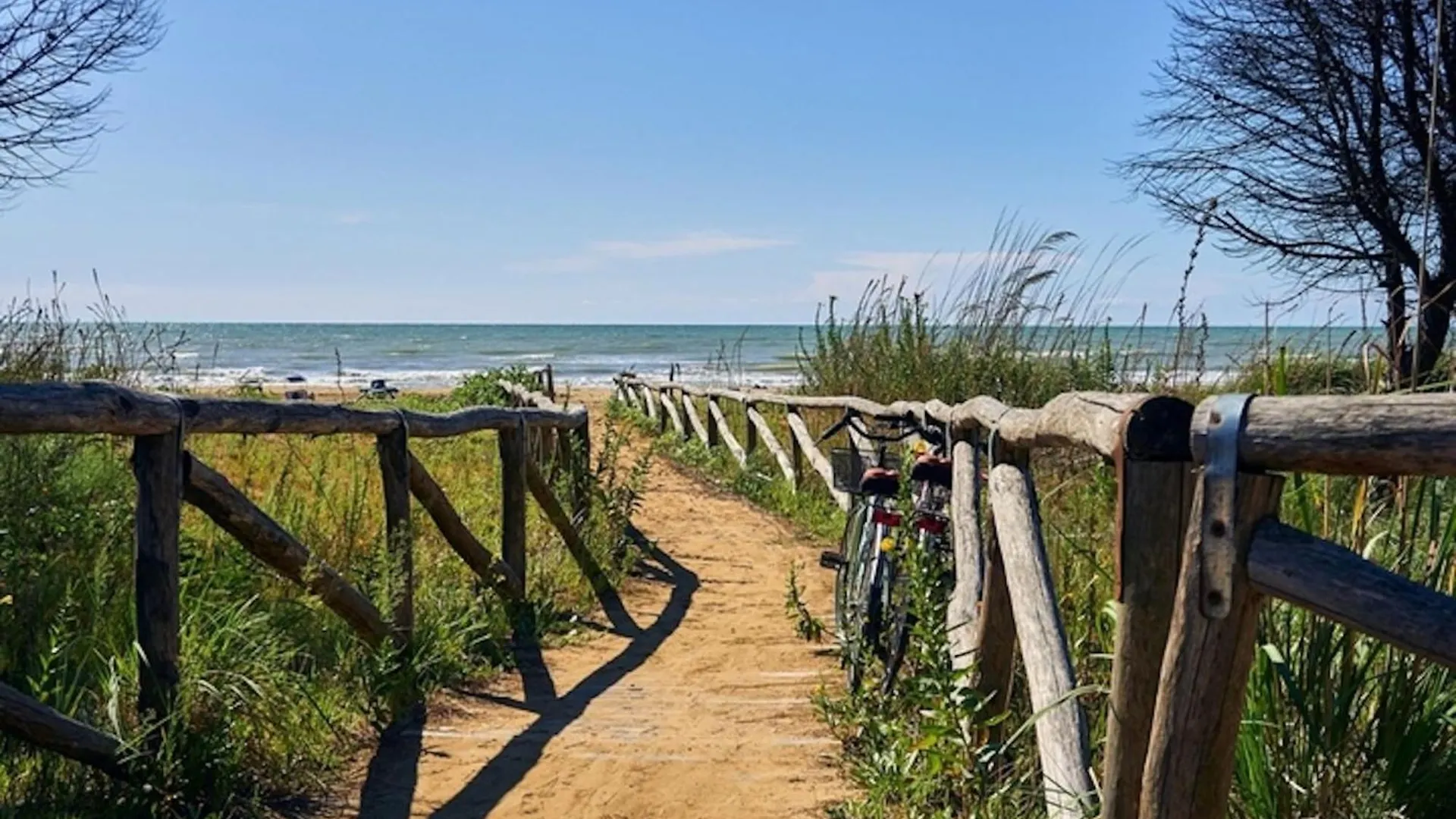 Beachfront Escape One Bedroom Flat With Ac Bibione Apartment