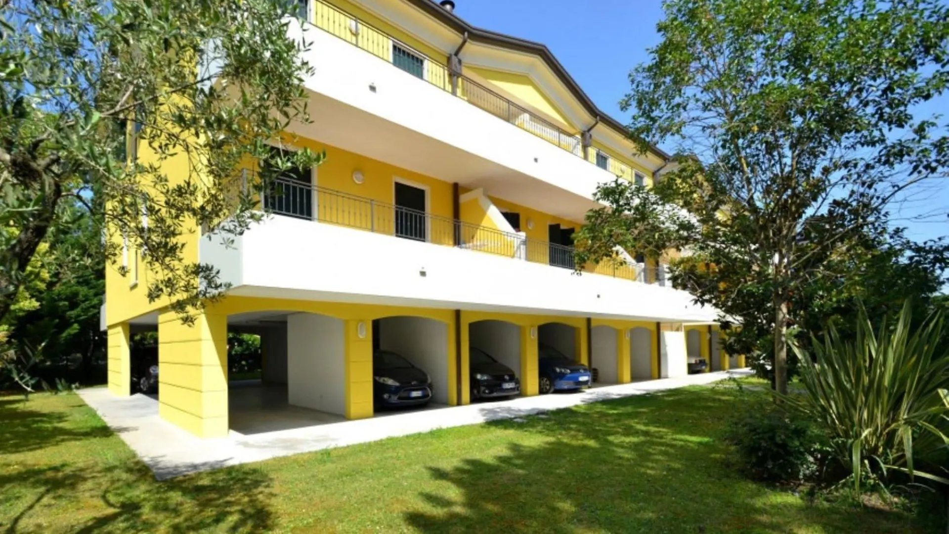 Beachfront Escape One Bedroom Flat With Ac ビビオーネ
